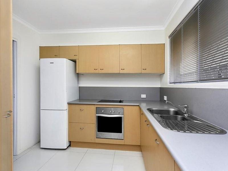 306 Ferry Road, Southport QLD 4215