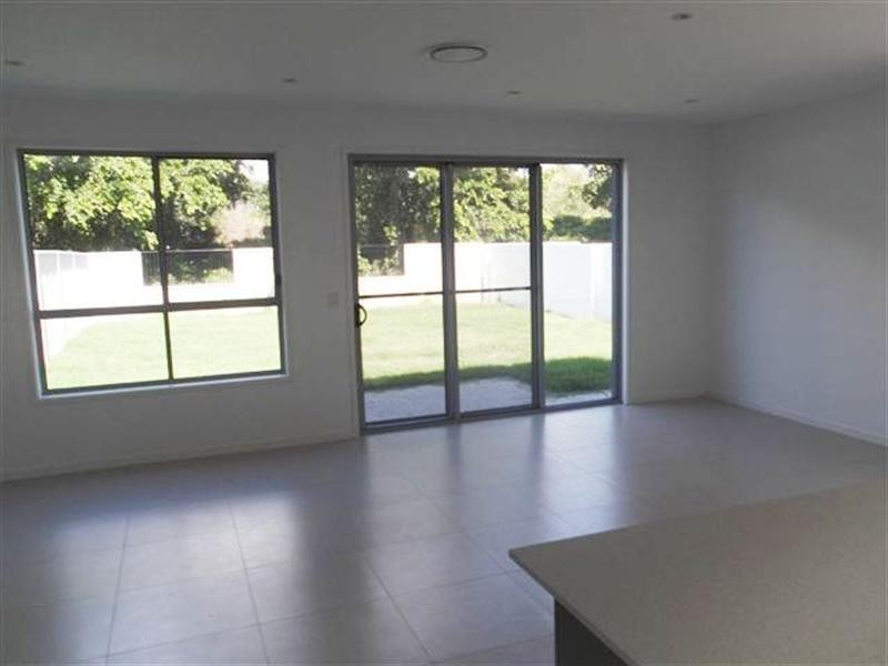 2/8 Compass Drive, Biggera Waters QLD 4216