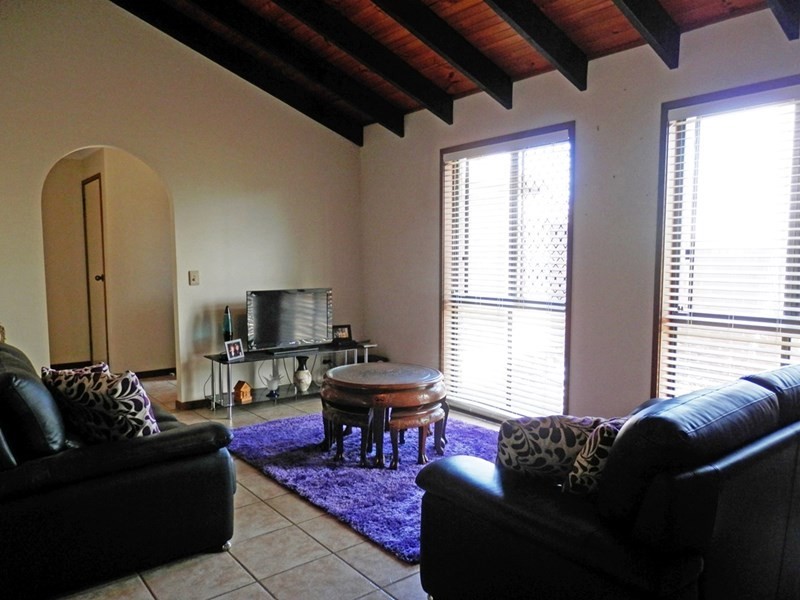 11 Longboat Place, Biggera Waters QLD 4216