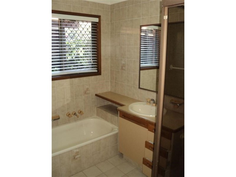 11 Longboat Place, Biggera Waters QLD 4216