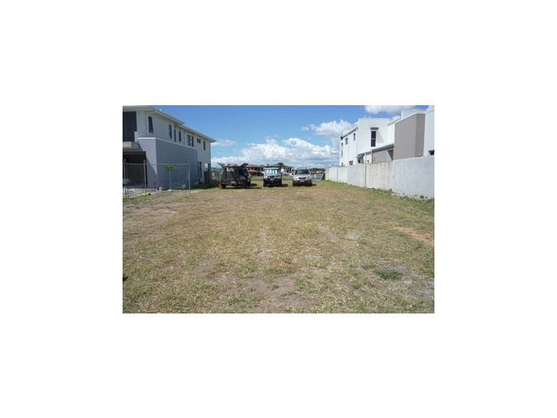 130 The Peninsula, Helensvale QLD 4212