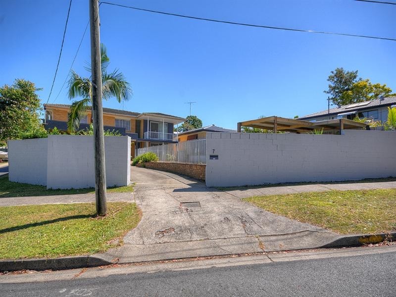 7 Arthur Street, Biggera Waters QLD 4216