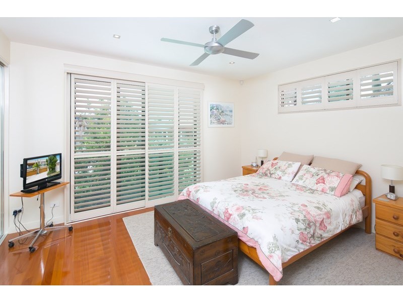 2/8 Eider Avenue, Paradise Point QLD 4216