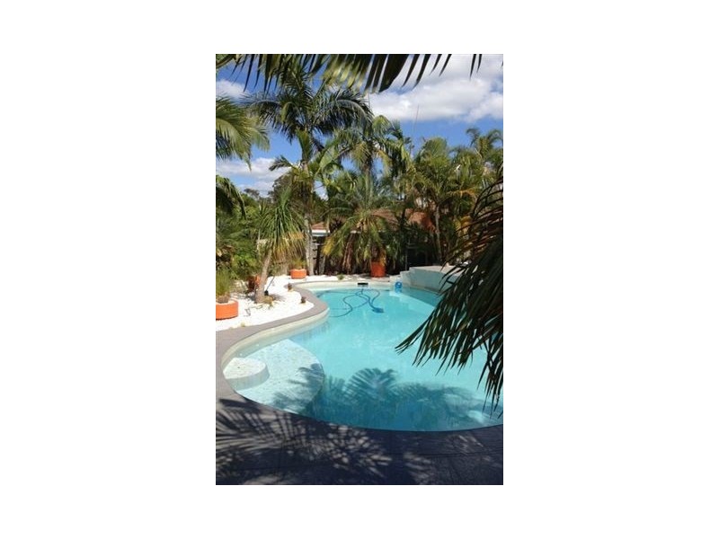 8 Irwin Street, Parkwood QLD 4214