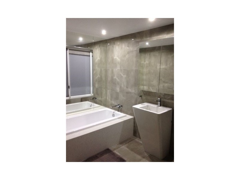 8 Irwin Street, Parkwood QLD 4214