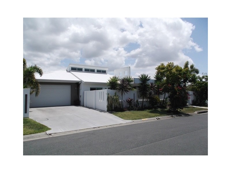 1 Trieste Court, Runaway Bay QLD 4216