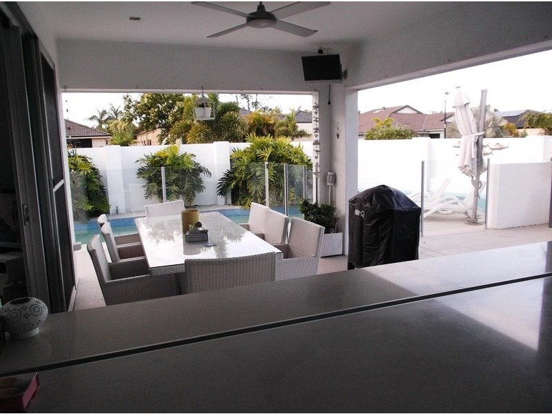 1 Trieste Court, Runaway Bay QLD 4216