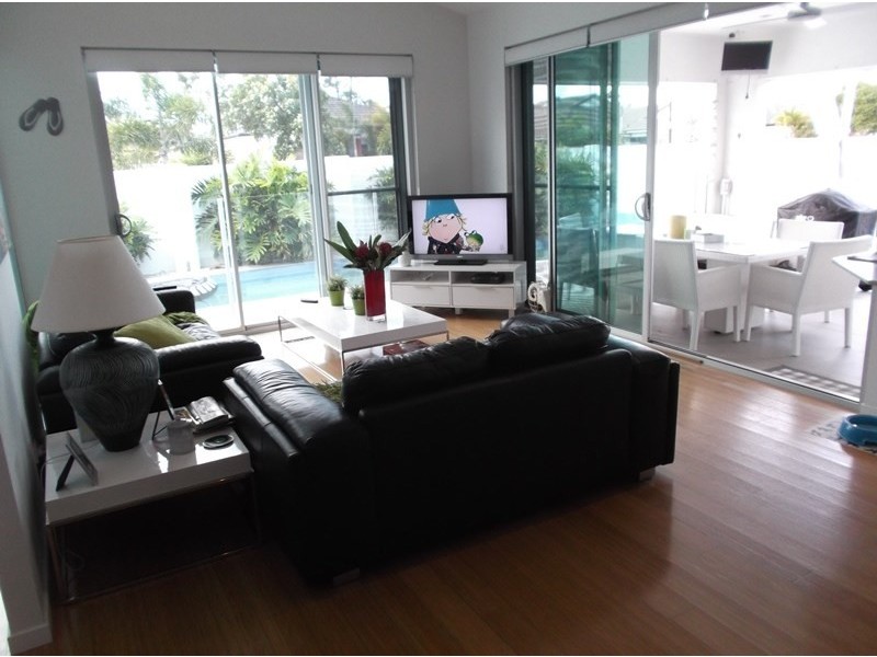 1 Trieste Court, Runaway Bay QLD 4216