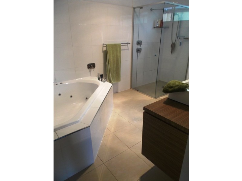 1 Trieste Court, Runaway Bay QLD 4216