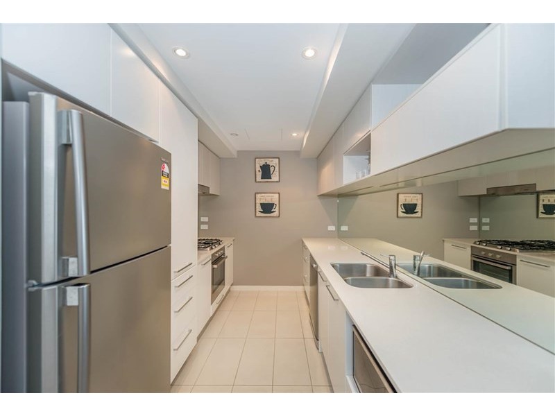 616/430 Marine Parade, Biggera Waters QLD 4216