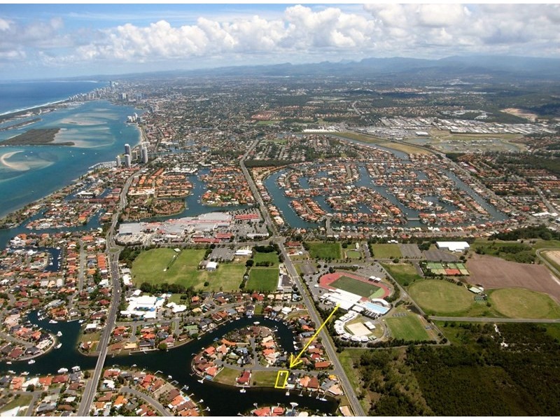 10 Erave Avenue, Runaway Bay QLD 4216