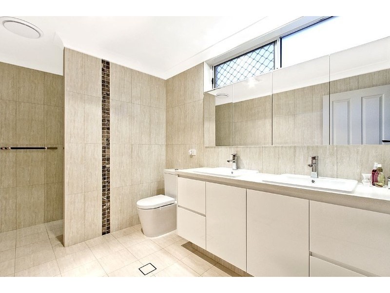 28 Hyacinth Avenue, Hollywell QLD 4216