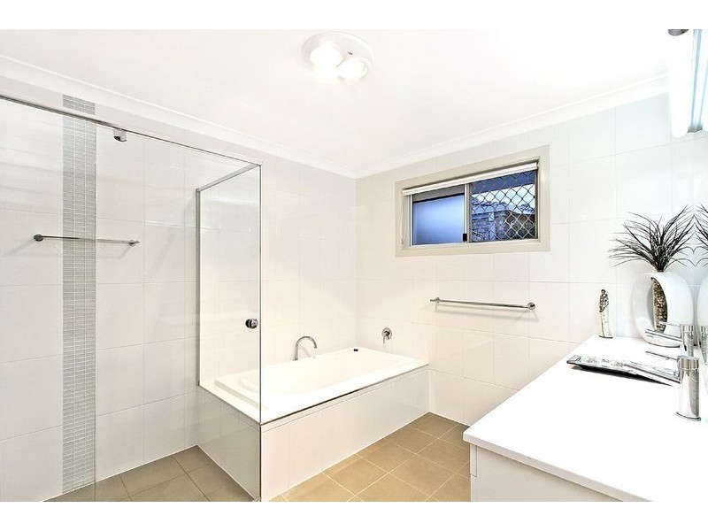 28 Hyacinth Avenue, Hollywell QLD 4216