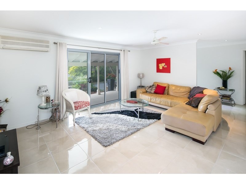 24 Darel Drive, Ashmore QLD 4214