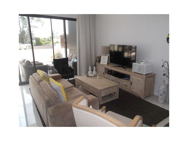 1102/2 Sunset Avenue, Paradise Point QLD 4216