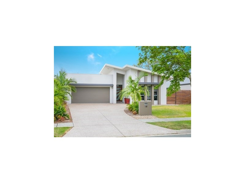 19 The Peninsula, Helensvale QLD 4212