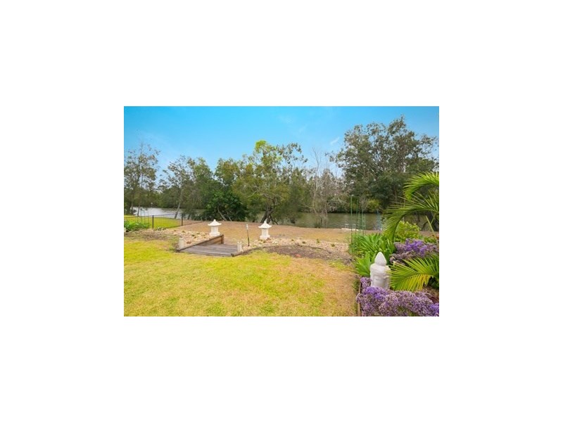 19 The Peninsula, Helensvale QLD 4212