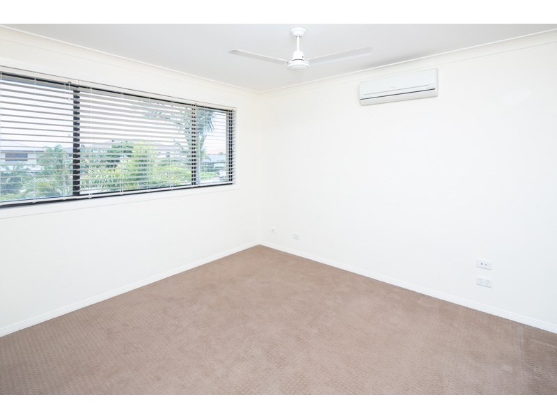 46 Oyster Cove Promenade, Helensvale QLD 4212