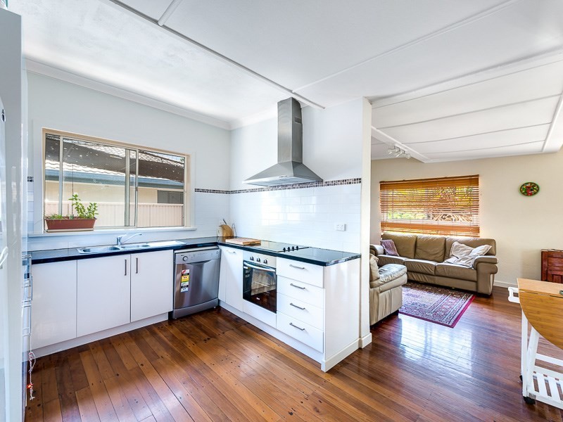 26 Tallara Street, Coombabah QLD 4216