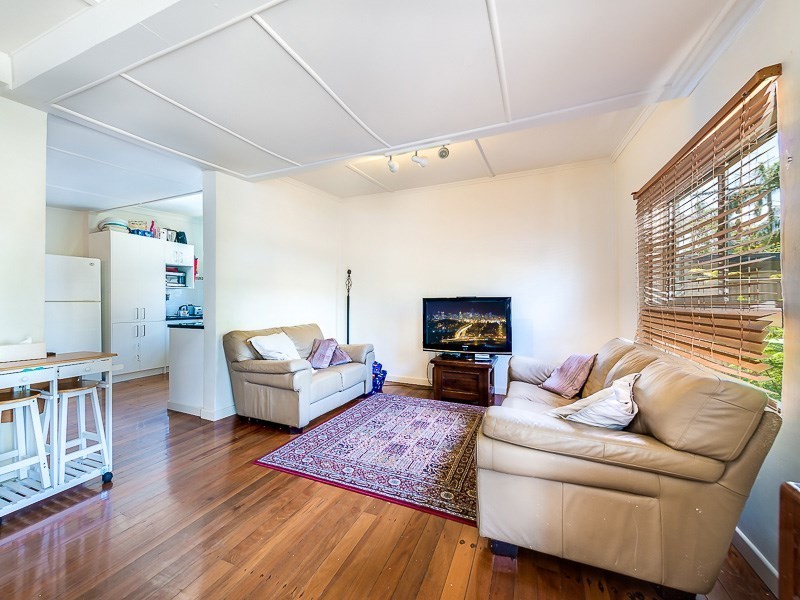 26 Tallara Street, Coombabah QLD 4216