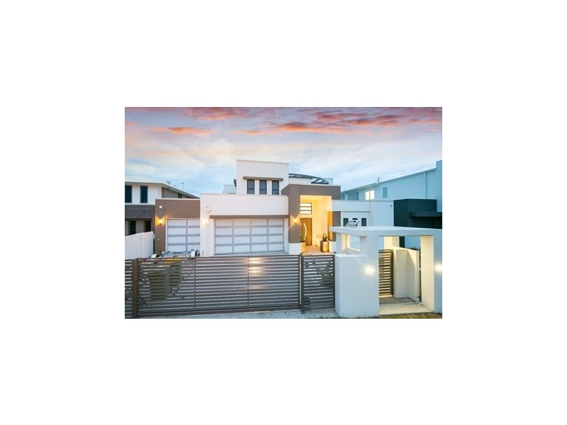 26 Harbourvue Court, Helensvale QLD 4212