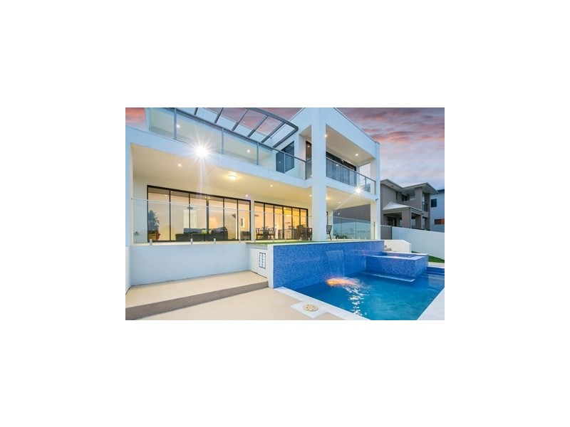 26 Harbourvue Court, Helensvale QLD 4212