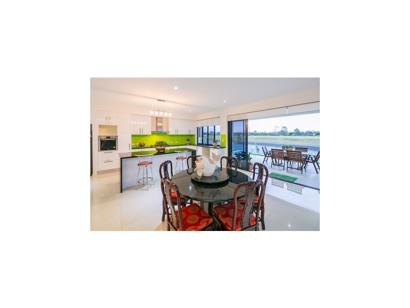 26 Harbourvue Court, Helensvale QLD 4212