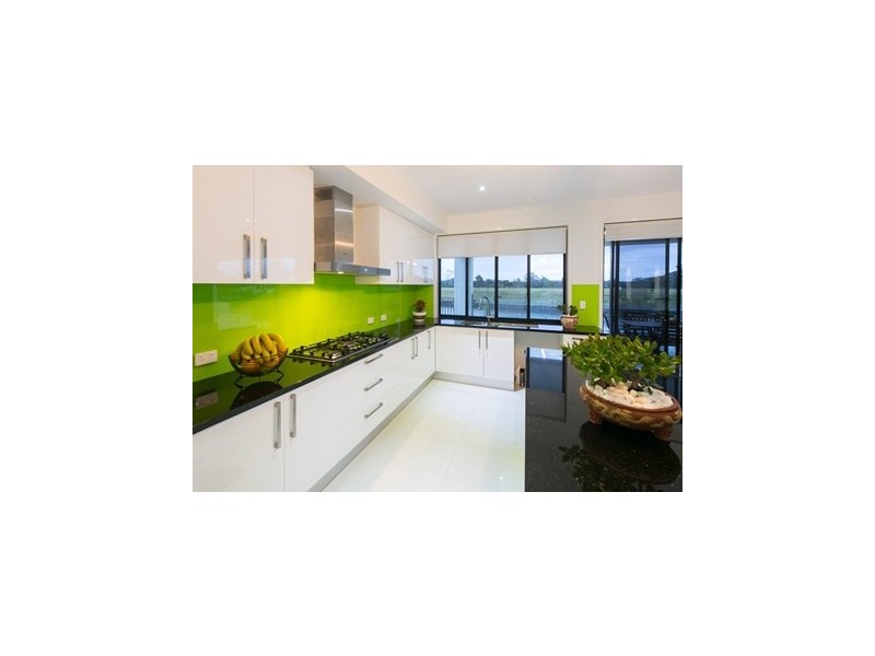 26 Harbourvue Court, Helensvale QLD 4212