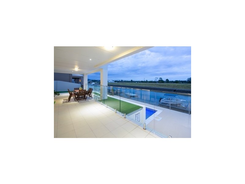 26 Harbourvue Court, Helensvale QLD 4212