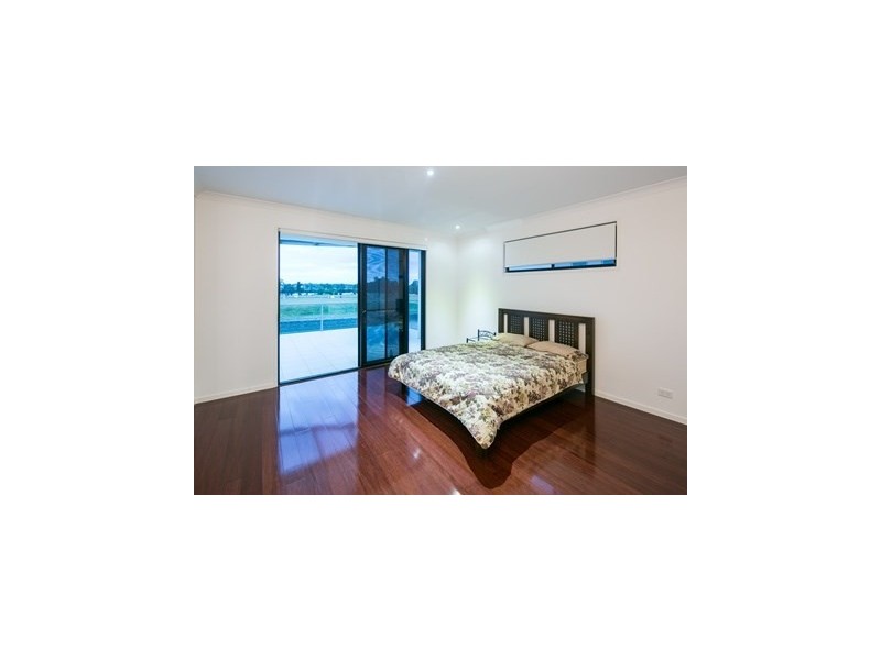 26 Harbourvue Court, Helensvale QLD 4212