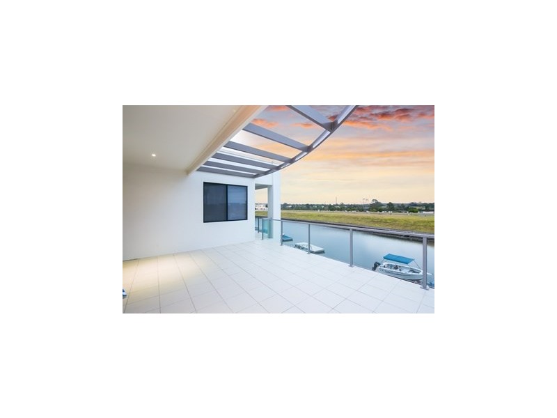 26 Harbourvue Court, Helensvale QLD 4212