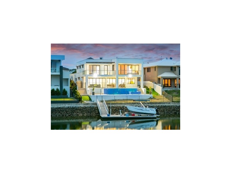26 Harbourvue Court, Helensvale QLD 4212