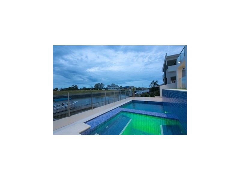 26 Harbourvue Court, Helensvale QLD 4212