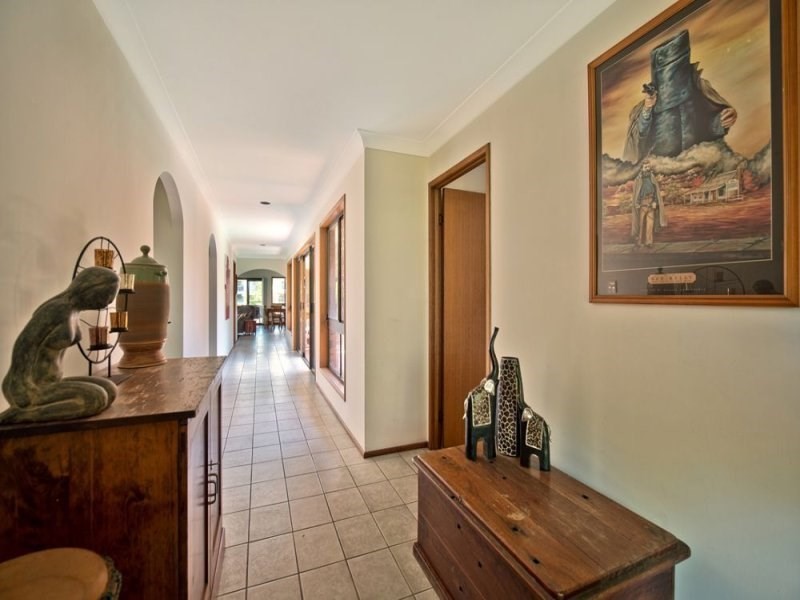 8 Matthew Flinders Drive, Hollywell QLD 4216