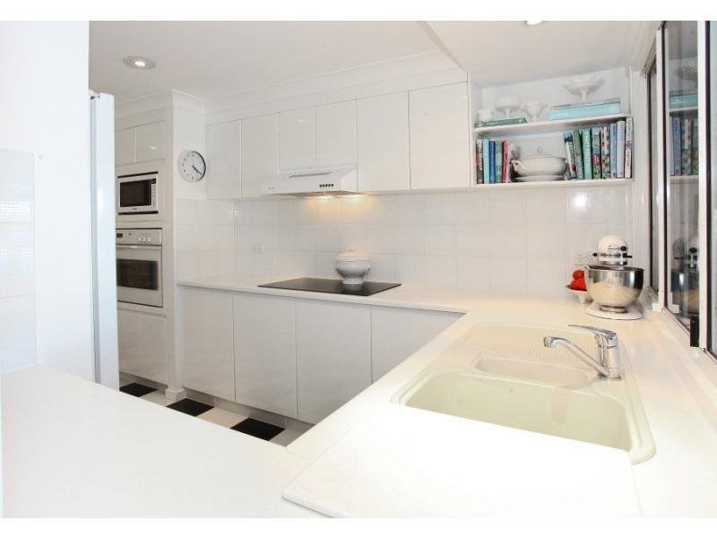 30 Cockleshell Court, Runaway Bay QLD 4216