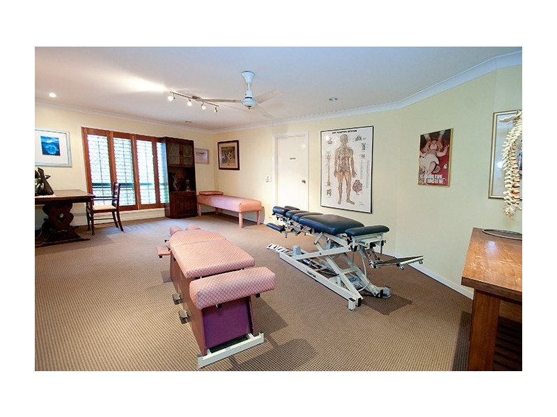 174 Ashmore Road, Benowa QLD 4217