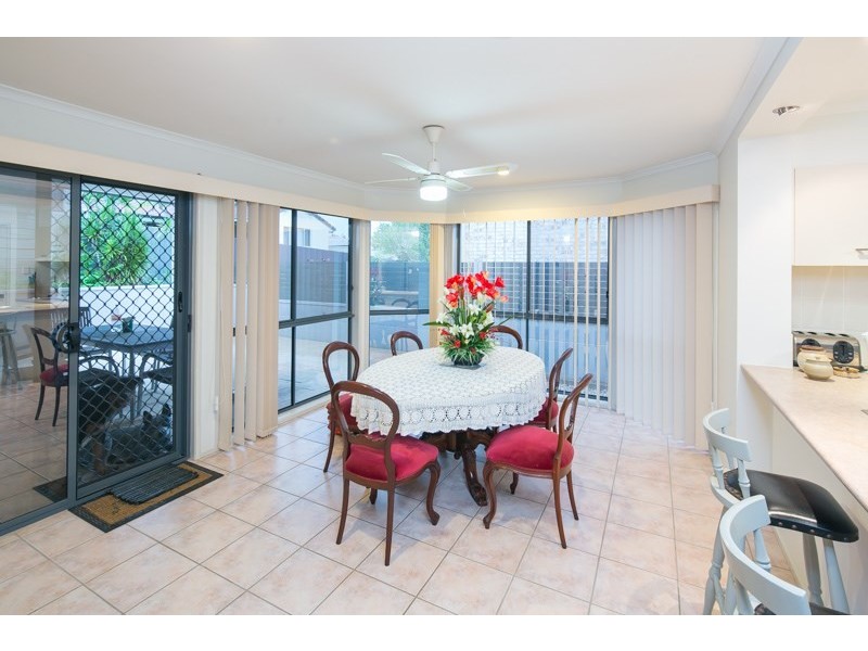 4 West Mountain Court, Parkwood QLD 4214