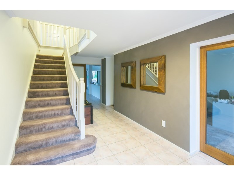 4 West Mountain Court, Parkwood QLD 4214