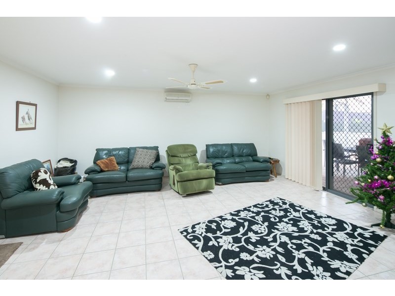 4 West Mountain Court, Parkwood QLD 4214