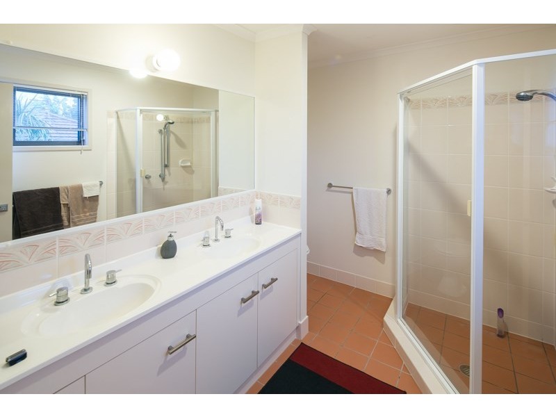 4 West Mountain Court, Parkwood QLD 4214