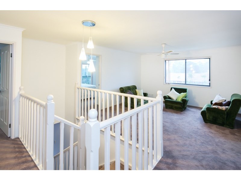 4 West Mountain Court, Parkwood QLD 4214