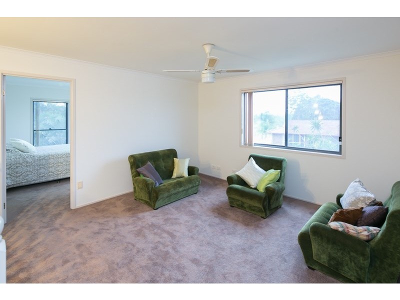 4 West Mountain Court, Parkwood QLD 4214