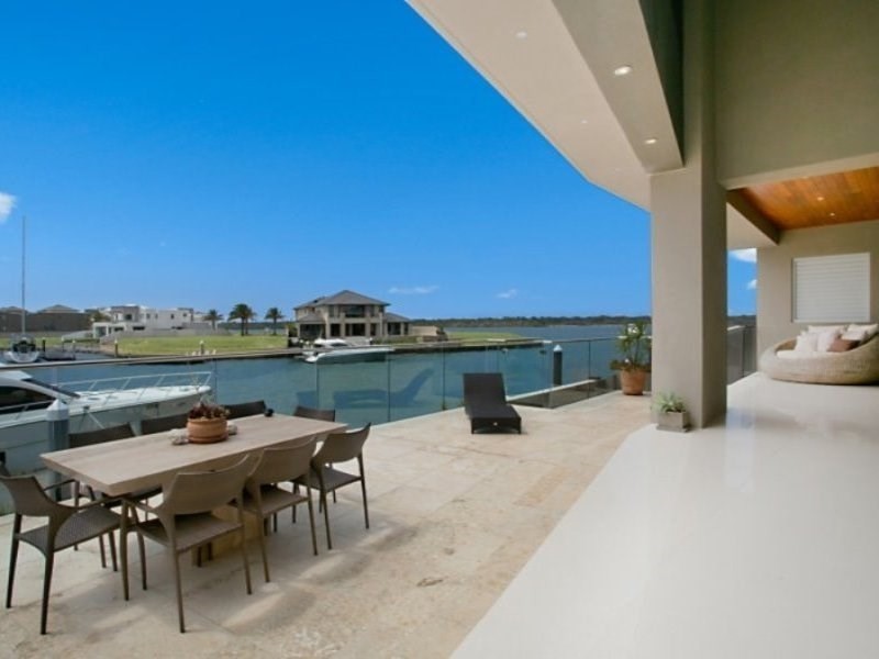 43 Park Lane Terrace, Sovereign Islands QLD 4216