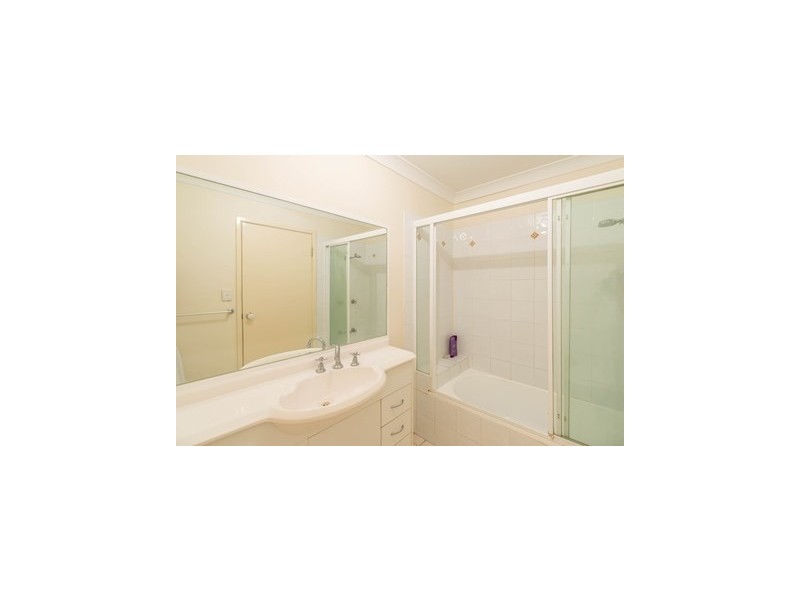 3/183 Government Road, Labrador QLD 4215