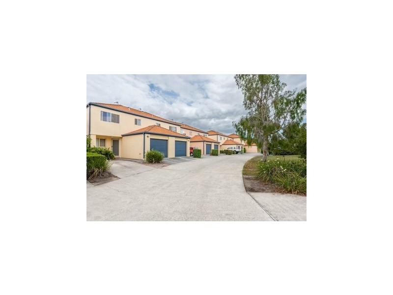 3/183 Government Road, Labrador QLD 4215