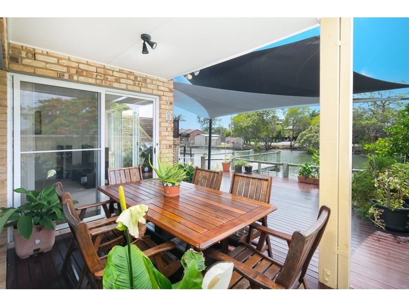 2/7 Perry Place, Biggera Waters QLD 4216