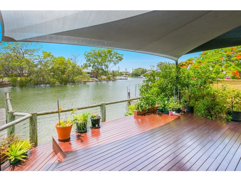 2/7 Perry Place, Biggera Waters QLD 4216