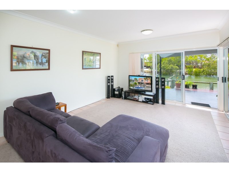 2/7 Perry Place, Biggera Waters QLD 4216