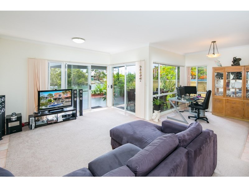 2/7 Perry Place, Biggera Waters QLD 4216