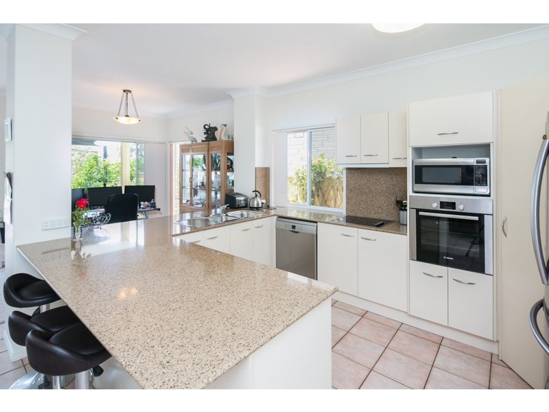 2/7 Perry Place, Biggera Waters QLD 4216